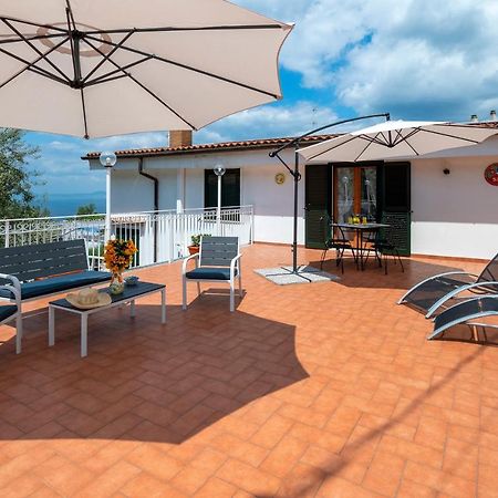 Villa Luciana Сант'Агнело Екстериор снимка