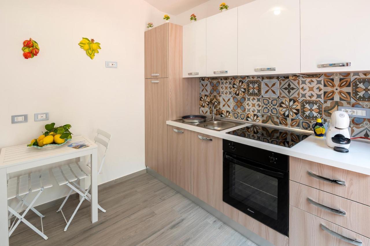 Villa Luciana Сант'Агнело Екстериор снимка